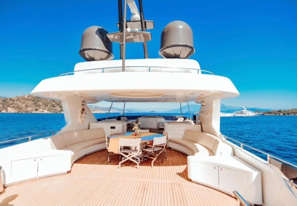 River Storm Yacht​ (10)