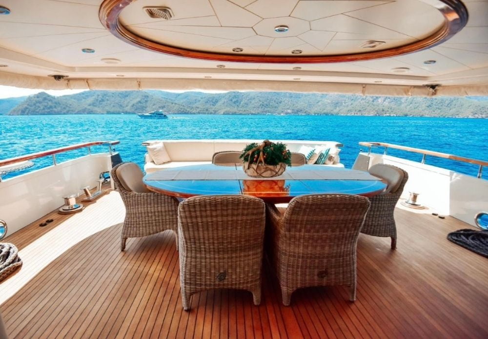 River Storm Yacht​ (11)