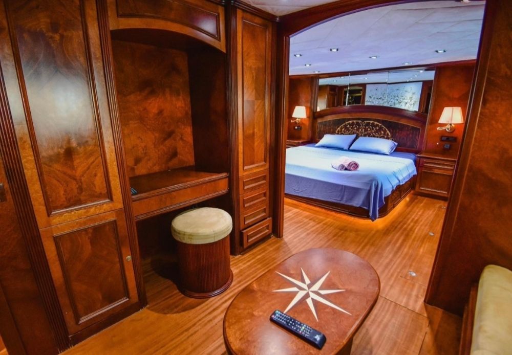 River Storm Yacht​ (6)