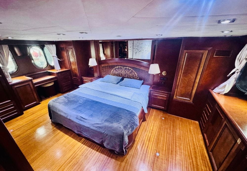 River Storm Yacht​ (7)