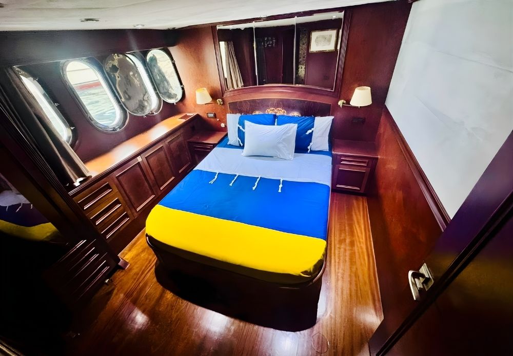 River Storm Yacht​ (8)