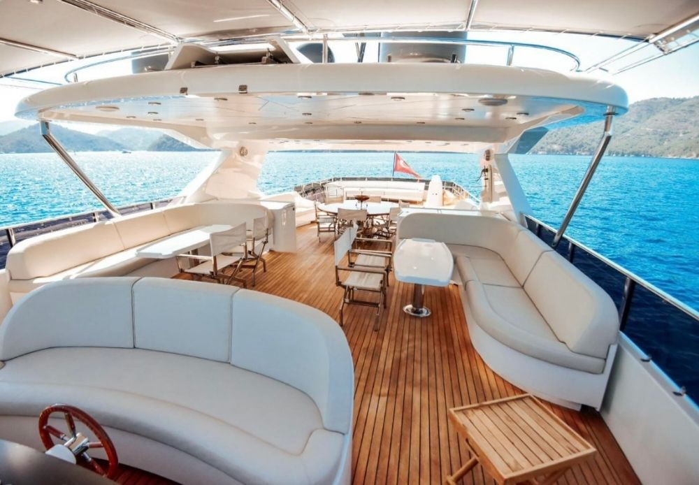 River Storm Yacht​ (9)